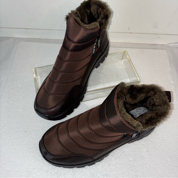 ❄️🥶Size:10 Brown Winter Cozy Boots with Durable Soles and Classic Design - Picture 9 of 13